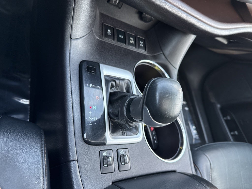 2016 Toyota HIGHLANDER XLE V6