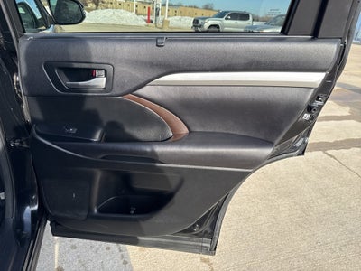 2016 Toyota HIGHLANDER XLE V6