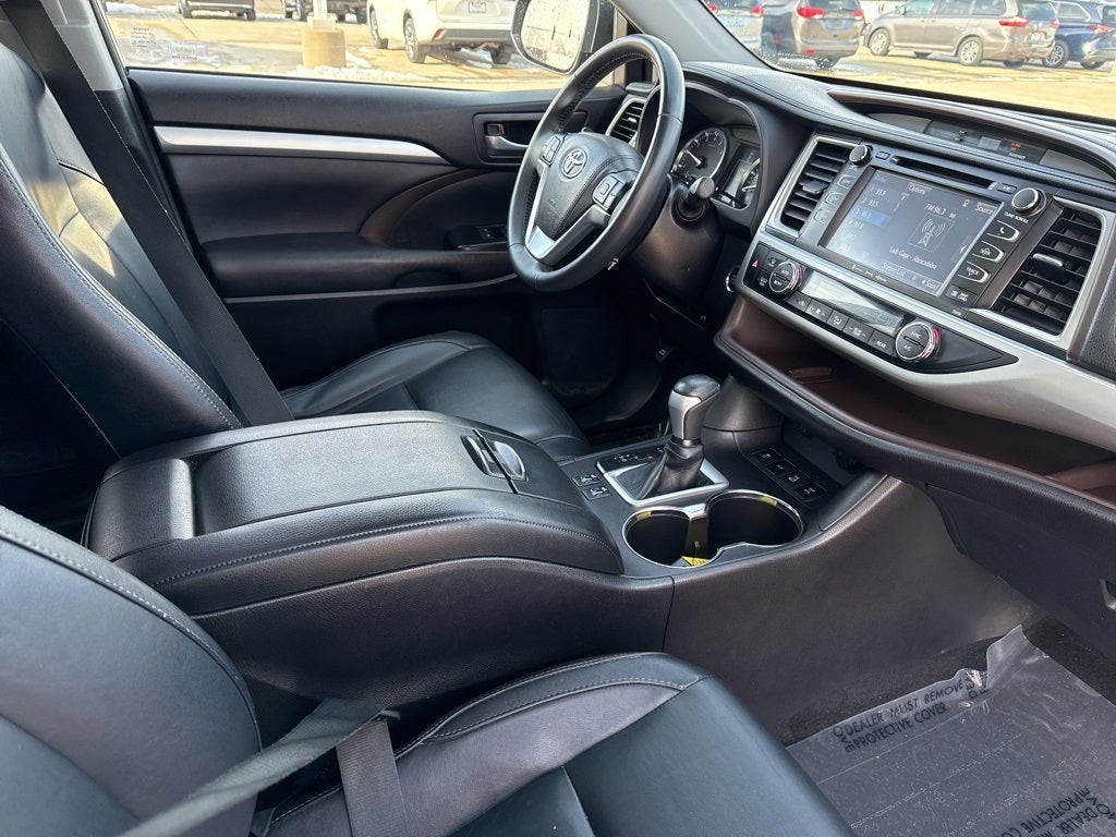 2016 Toyota HIGHLANDER XLE V6