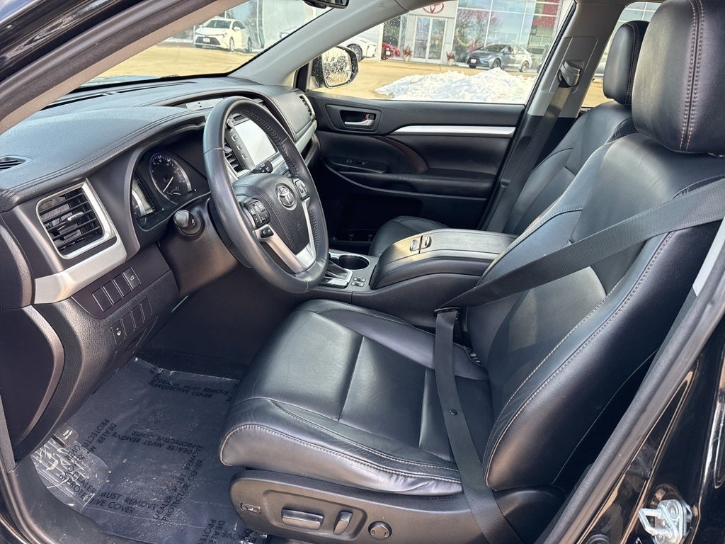 2016 Toyota HIGHLANDER XLE V6