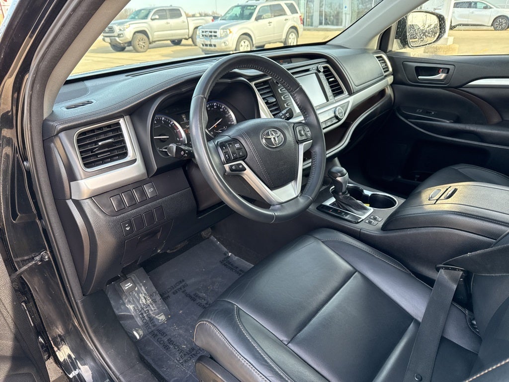 2016 Toyota HIGHLANDER XLE V6