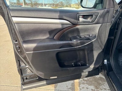 2016 Toyota HIGHLANDER XLE V6