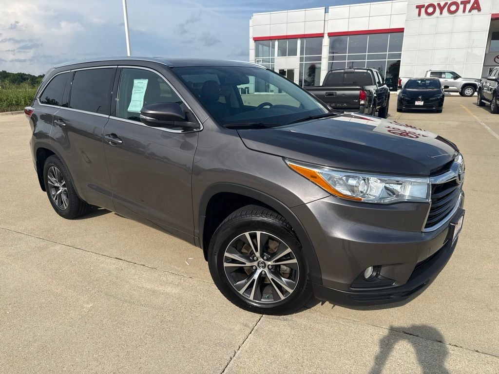 2016 Toyota Highlander XLE V6 TOYOTA SILVER CERTIFIED
