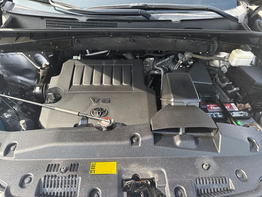 2016 Toyota Highlander XLE V6 TOYOTA SILVER CERTIFIED