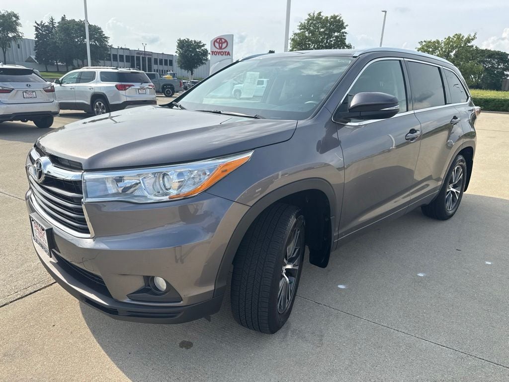 2016 Toyota Highlander XLE V6 TOYOTA SILVER CERTIFIED