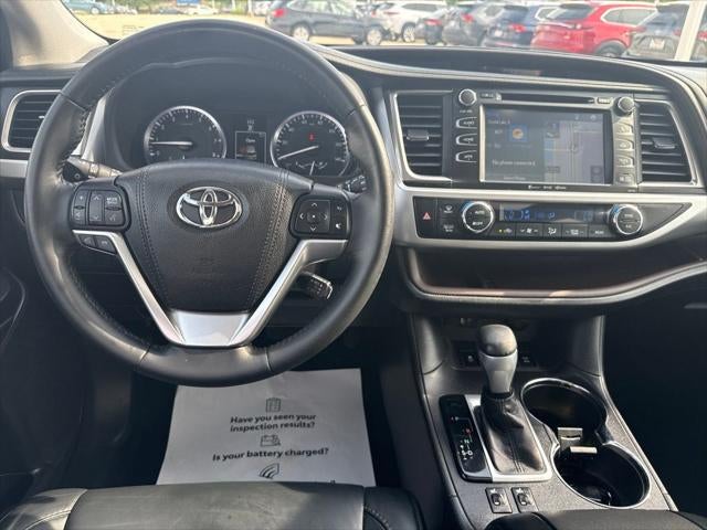 2016 Toyota Highlander XLE V6 TOYOTA SILVER CERTIFIED