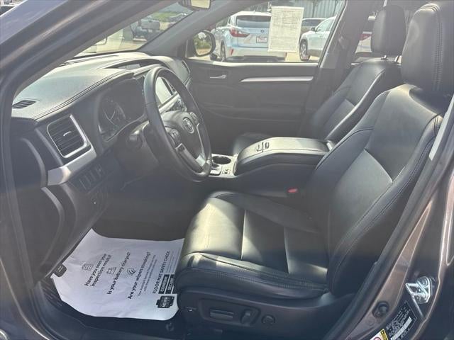 2016 Toyota Highlander XLE V6 TOYOTA SILVER CERTIFIED