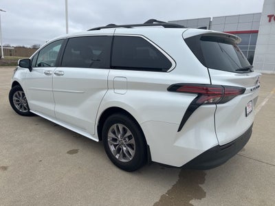 2022 Toyota SIENNA XLE XLE 7 Passenger