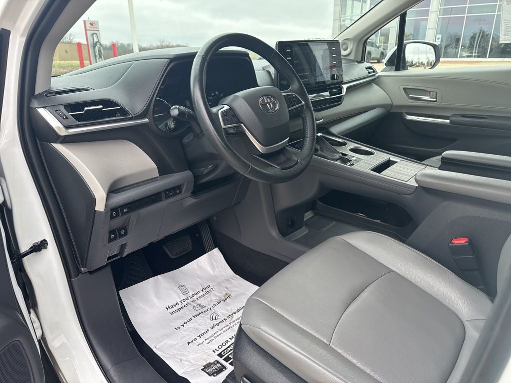 2022 Toyota SIENNA XLE XLE 7 Passenger