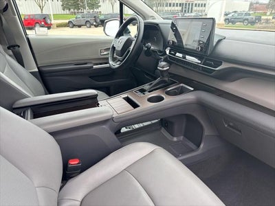 2022 Toyota SIENNA XLE XLE 7 Passenger