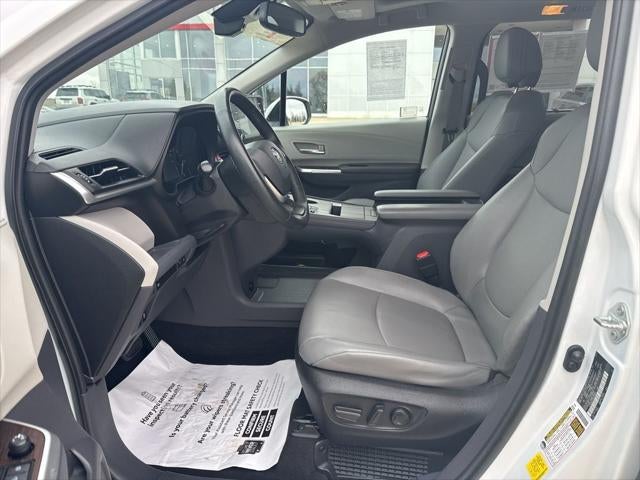 2022 Toyota SIENNA XLE XLE 7 Passenger