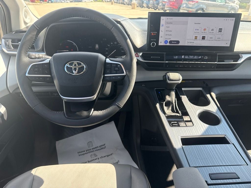 2025 Toyota Sienna XLE 7 Passenger TOYOTA GOLD CERTIFIED