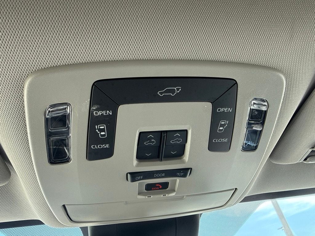 2025 Toyota Sienna XLE 7 Passenger TOYOTA GOLD CERTIFIED