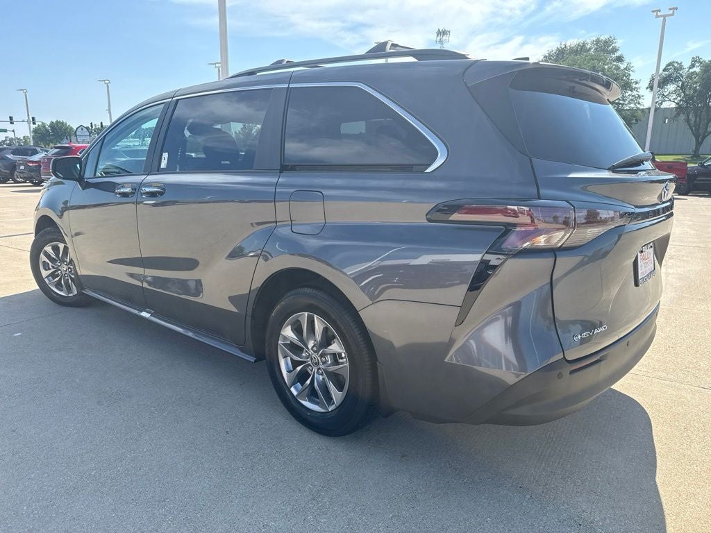 2025 Toyota Sienna XLE 7 Passenger TOYOTA GOLD CERTIFIED