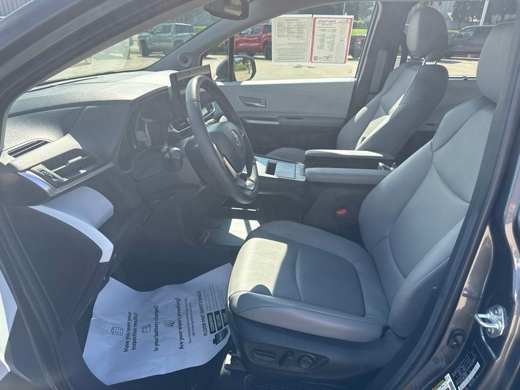 2025 Toyota Sienna XLE 7 Passenger TOYOTA GOLD CERTIFIED