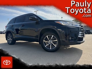 2017 Toyota HIGHLANDER XLE TOYOTA SILVER CERTIFIED