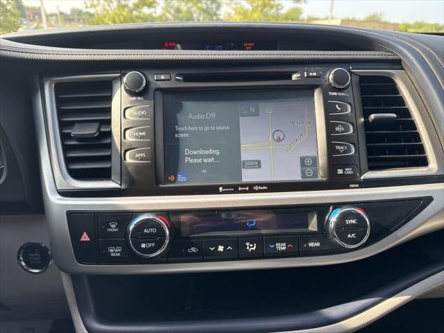 2017 Toyota HIGHLANDER XLE TOYOTA SILVER CERTIFIED