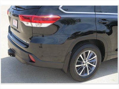 2017 Toyota HIGHLANDER XLE TOYOTA SILVER CERTIFIED