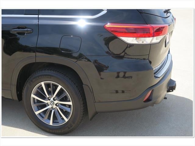 2017 Toyota HIGHLANDER XLE TOYOTA SILVER CERTIFIED