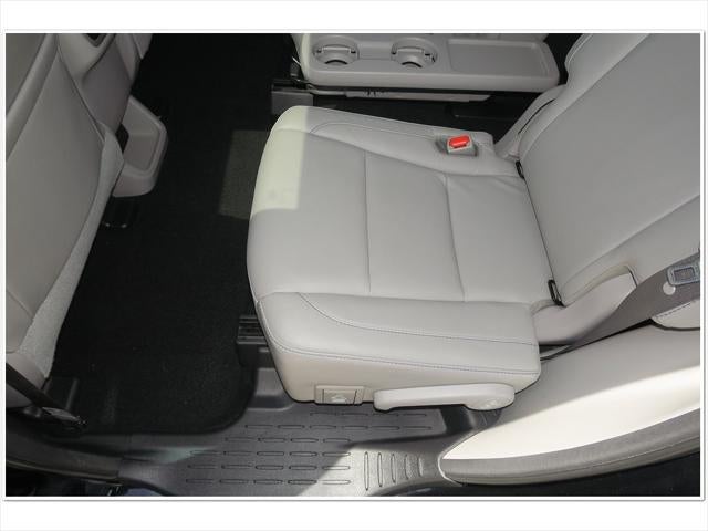 2017 Toyota HIGHLANDER XLE TOYOTA SILVER CERTIFIED