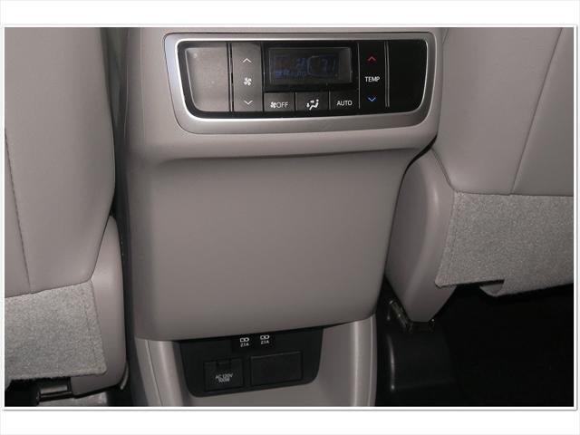 2017 Toyota HIGHLANDER XLE TOYOTA SILVER CERTIFIED