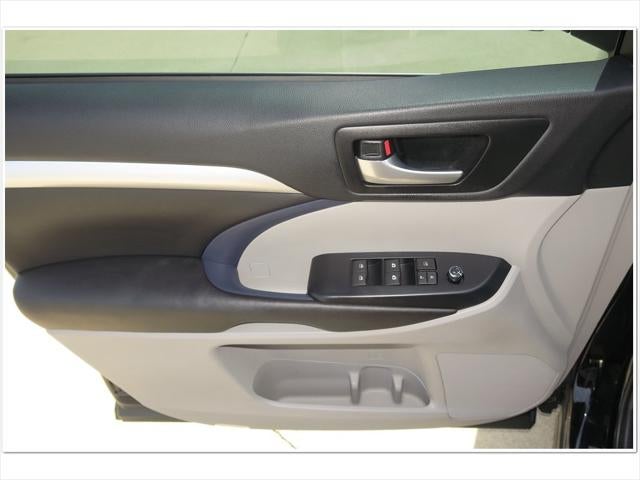 2017 Toyota HIGHLANDER XLE TOYOTA SILVER CERTIFIED