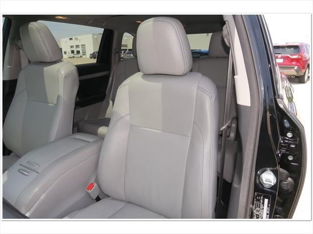 2017 Toyota HIGHLANDER XLE TOYOTA SILVER CERTIFIED