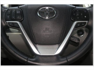 2017 Toyota HIGHLANDER XLE TOYOTA SILVER CERTIFIED