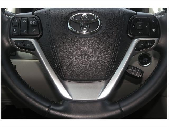 2017 Toyota HIGHLANDER XLE TOYOTA SILVER CERTIFIED