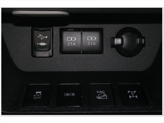 2017 Toyota HIGHLANDER XLE TOYOTA SILVER CERTIFIED