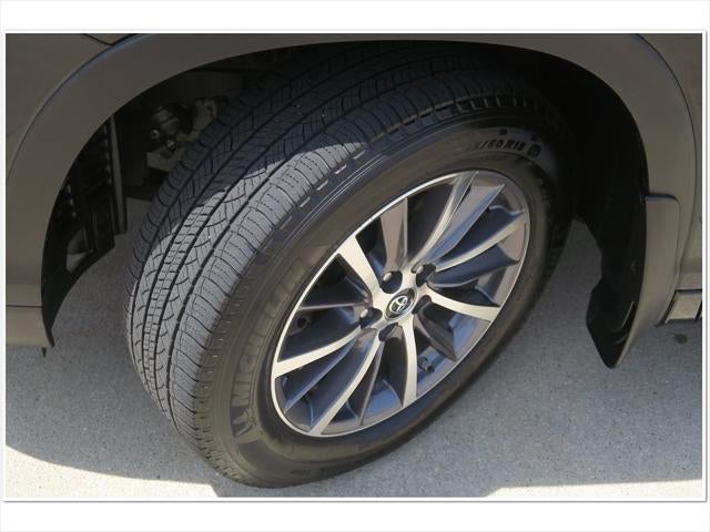 2017 Toyota HIGHLANDER XLE TOYOTA SILVER CERTIFIED