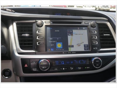 2017 Toyota HIGHLANDER XLE TOYOTA SILVER CERTIFIED