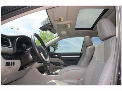 2017 Toyota HIGHLANDER XLE TOYOTA SILVER CERTIFIED