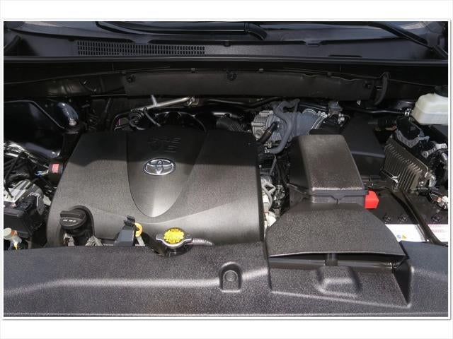 2017 Toyota HIGHLANDER XLE TOYOTA SILVER CERTIFIED
