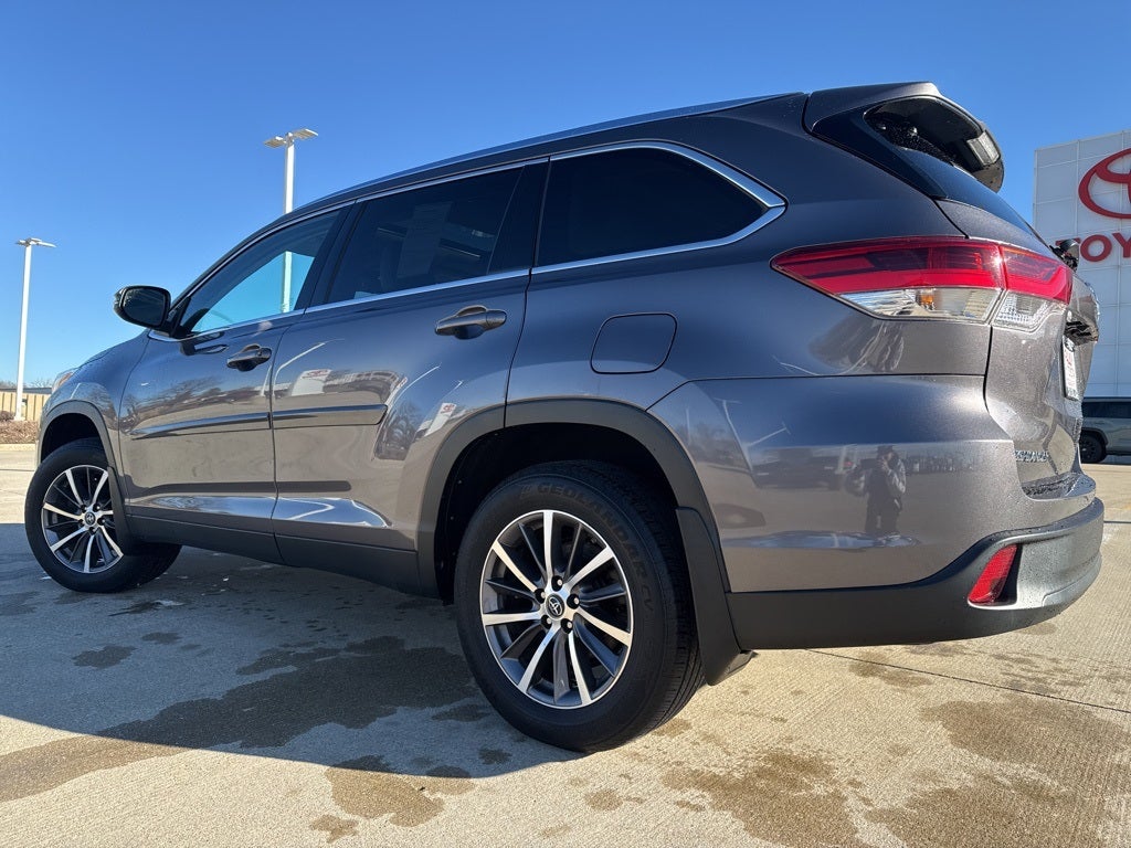 2019 Toyota HIGHLANDER XLE