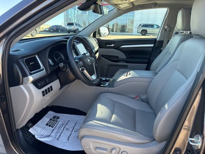 2019 Toyota HIGHLANDER XLE