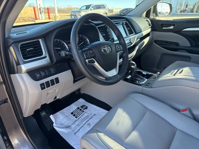2019 Toyota HIGHLANDER XLE