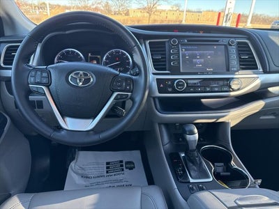 2019 Toyota HIGHLANDER XLE