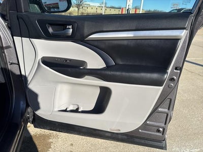 2019 Toyota HIGHLANDER XLE