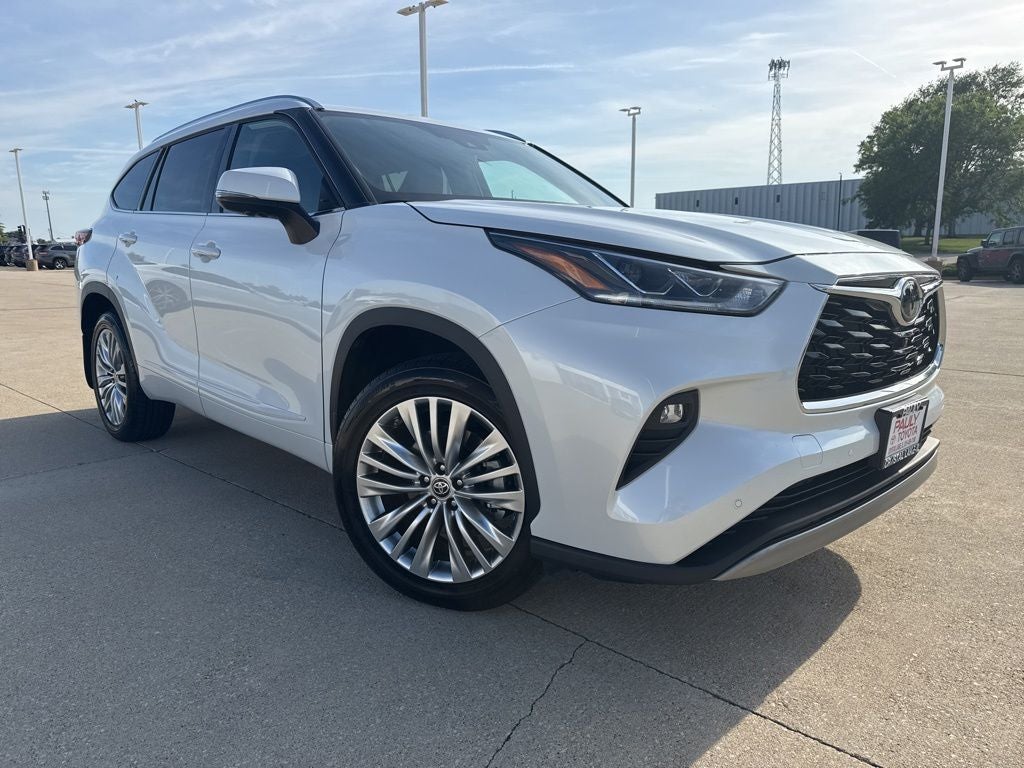 2023 Toyota Highlander Platinum