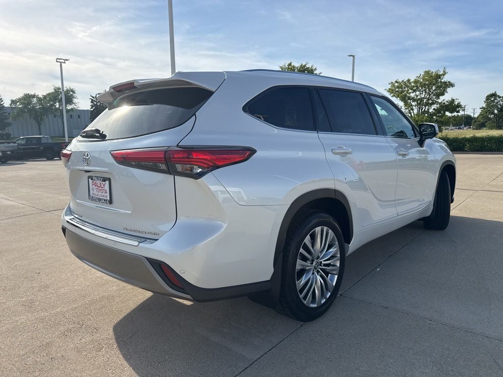 2023 Toyota Highlander Platinum