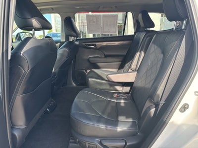 2023 Toyota Highlander Platinum