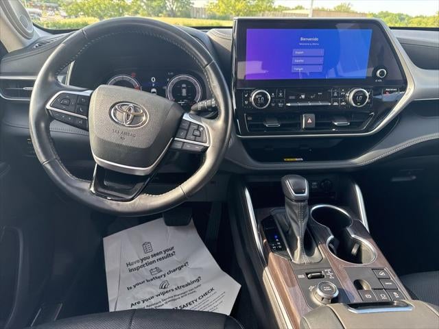 2023 Toyota Highlander Platinum TOYOTA GOLD CERTIFIED