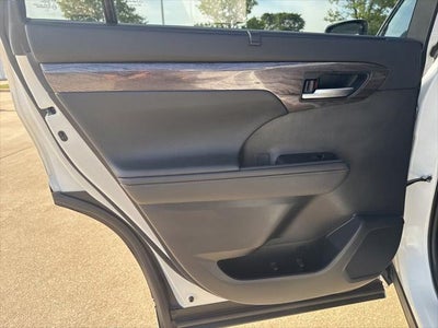 2023 Toyota Highlander Platinum TOYOTA GOLD CERTIFIED