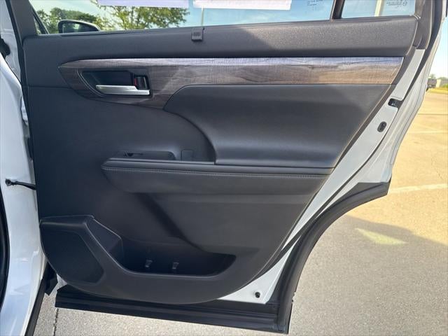 2023 Toyota Highlander Platinum TOYOTA GOLD CERTIFIED