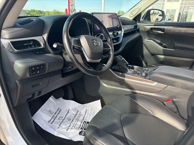 2023 Toyota Highlander Platinum TOYOTA GOLD CERTIFIED