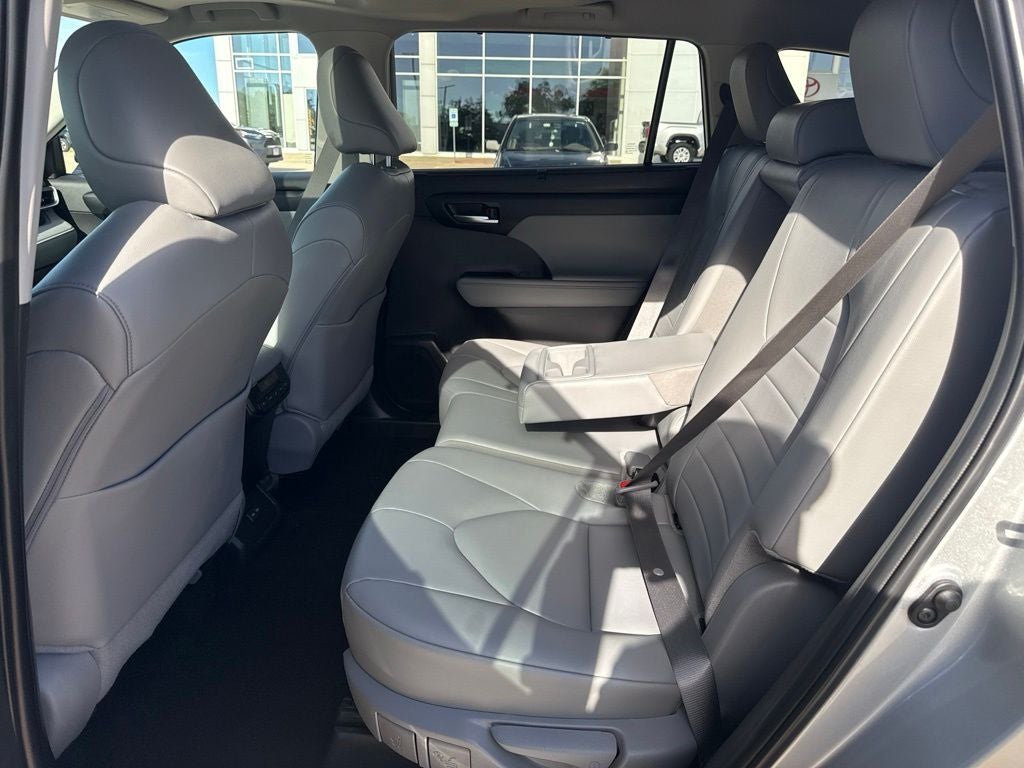 2025 Toyota Highlander XLE TOYOTA CERTIFIED GOLD