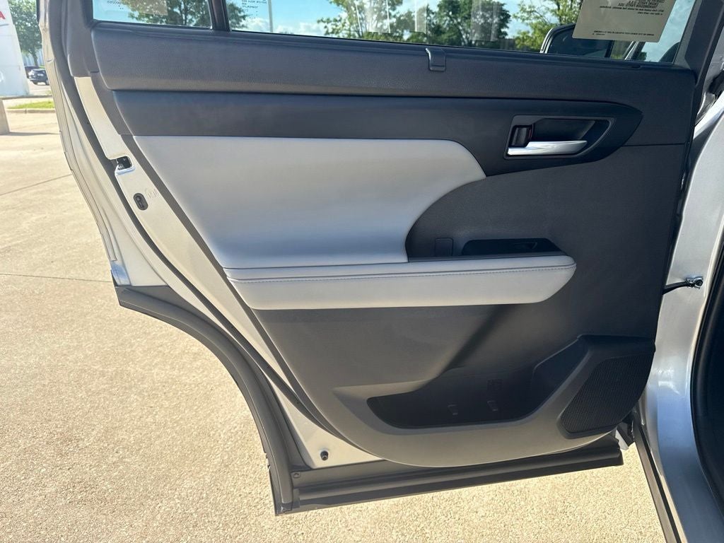 2025 Toyota Highlander XLE TOYOTA CERTIFIED GOLD