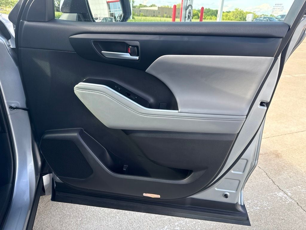 2025 Toyota Highlander XLE TOYOTA CERTIFIED GOLD