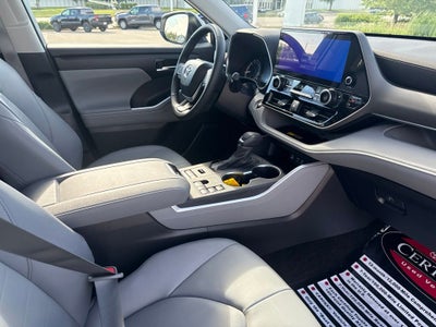 2025 Toyota Highlander XLE TOYOTA CERTIFIED GOLD